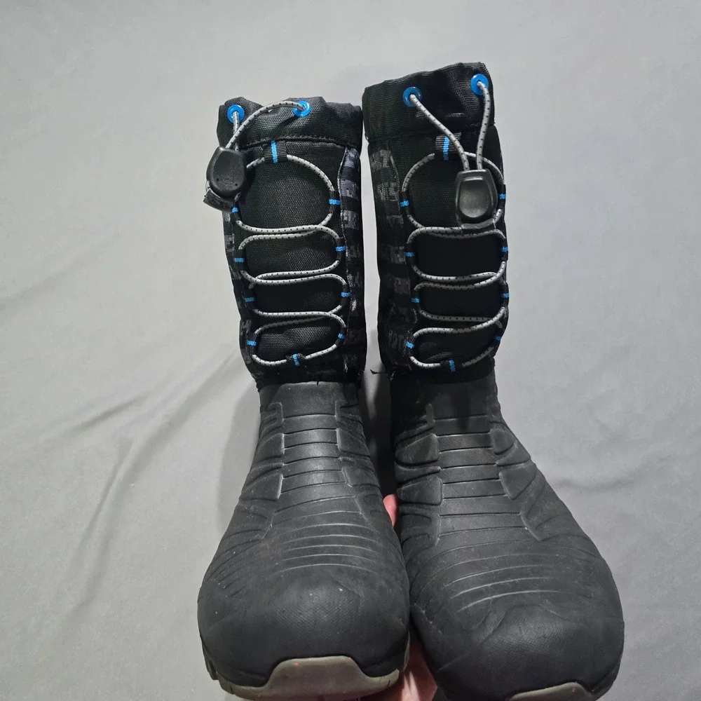 Merrell conquer elements